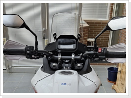 Das Ausrichten der Acerbis Teile nach Optik und Funktion brauchen etwas Zeit. Das Ausrichten der Acerbis Teile nach Optik und Funktion brauchen etwas Zeit.