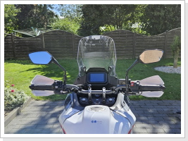 Die hohe Hondascheibe mit allen Abweisern. Ob's das bringt? Die hohe Hondascheibe mit allen Abweisern. Ob's das bringt?