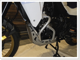 Es dauert seine Zeit, aber der H&B Motorschutz mit seinen Bügeln passen ebenfalls perfekt. Es dauert seine Zeit, aber der H&B Motorschutz mit seinen Bügeln passen ebenfalls perfekt.