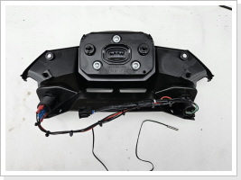 Die Verkabelung der Tempanzeige. Plus und Minus ist mit an der Ladebuchse verdrahtet, Die Verkabelung der Tempanzeige. Plus und Minus ist mit an der Ladebuchse verdrahtet,