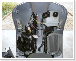 Das Handschuhfach muss raus.