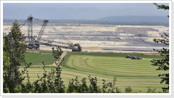 ... der Badesee muss nur noch gef&uuml;llt werden.