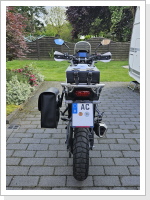 Nur links erstmal weil rechts der Endtopf noch kommt...